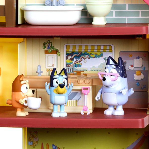 bluey ultimate lights & sounds playhouse & toy box, 2.5 3 inch figures7