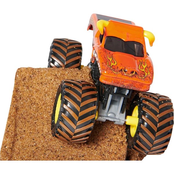 monster jam, el toro loco monster dirt 1lb playset with official 164 (2)