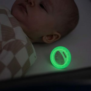 tommee tippee breast like night pacifier, 0 6 months3