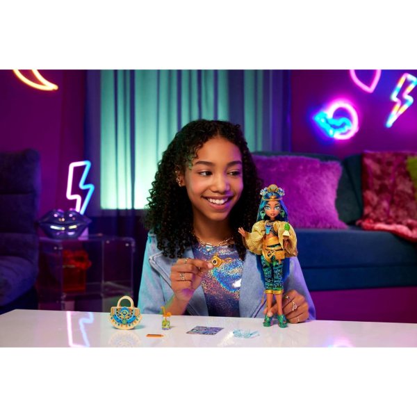 monster high monster fest doll, cleo de nile with glam outfit & festival themed (2)