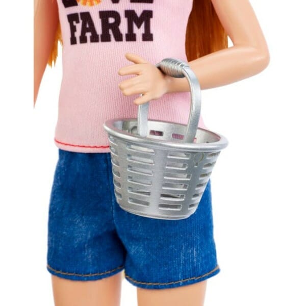 barbie careers chicken farmer doll & chicken coop playset (4)