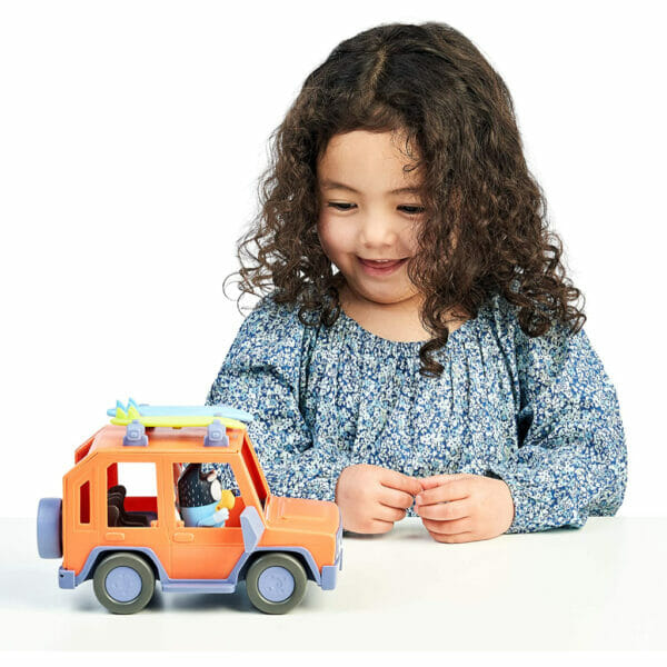 bluey heeler 4wd family vehicle four 2.5 3 figures & 1 car play vehicle8