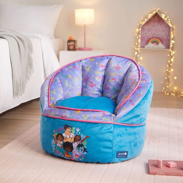idea nuova disney encanto madrigal family blue round bean bag chair3