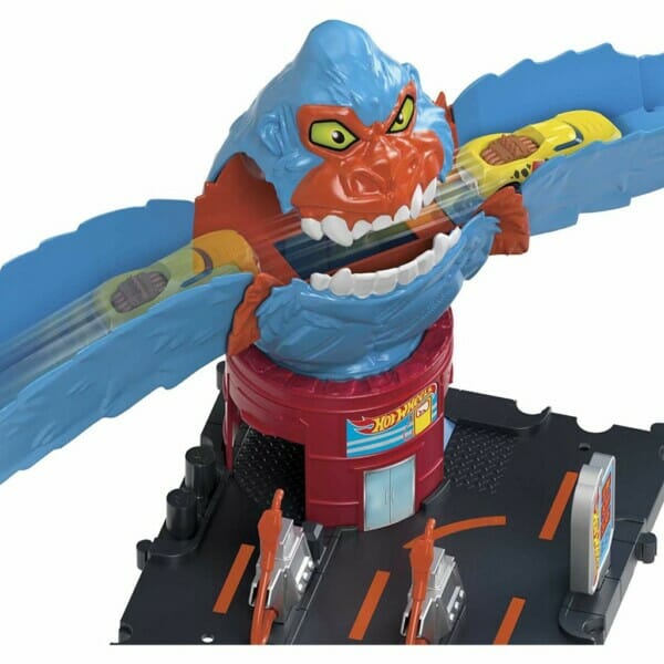 hot wheels city wreck & ride gorilla attack with 1 car, connects to other sets, gas station themed set, gift for kids 4 to 8 years old (2)