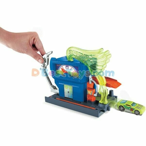 hot wheels downtown toxic fuel stop, play set10