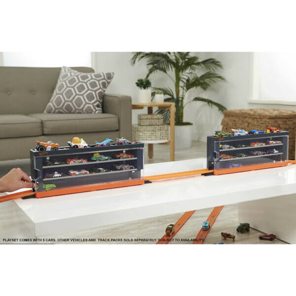 hot wheels interactive display case with 8 164 scale hot wheels cars, storage for 12 toy cars (5)