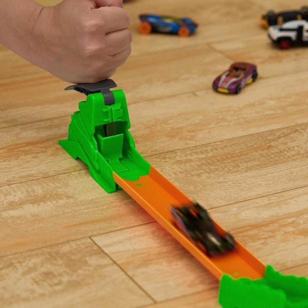 hot wheels track builder playset toxic super jump pack1