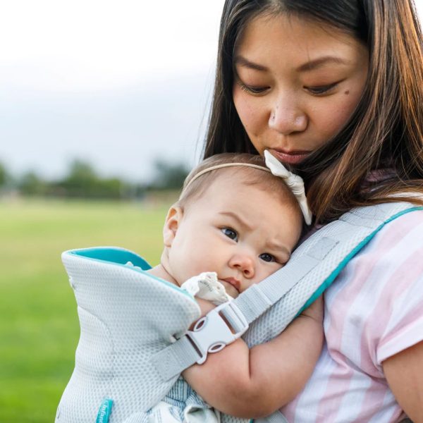 flip™ 4 in 1 light & airy convertible carrier 3