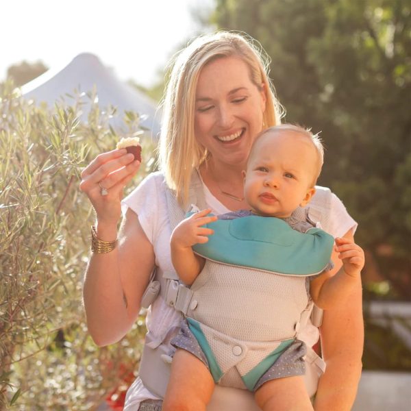 flip™ 4 in 1 light & airy convertible carrier 5
