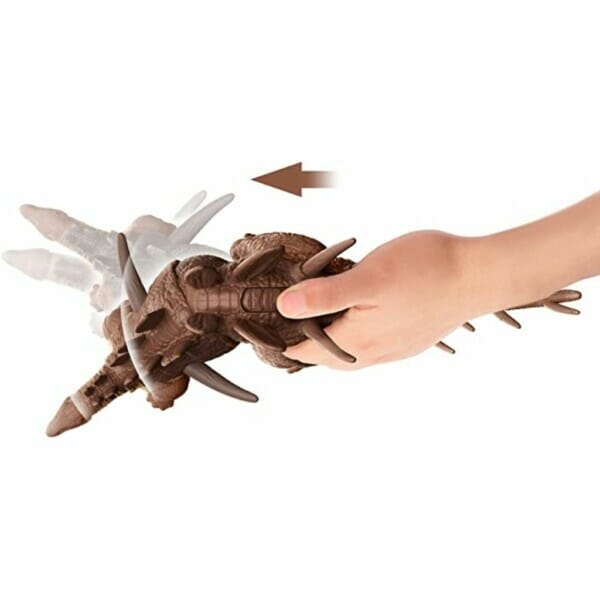 jurassic world roar attack kentrosaurus 2