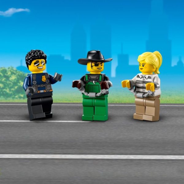 lego city police mobile command truck 60315 building set (4)