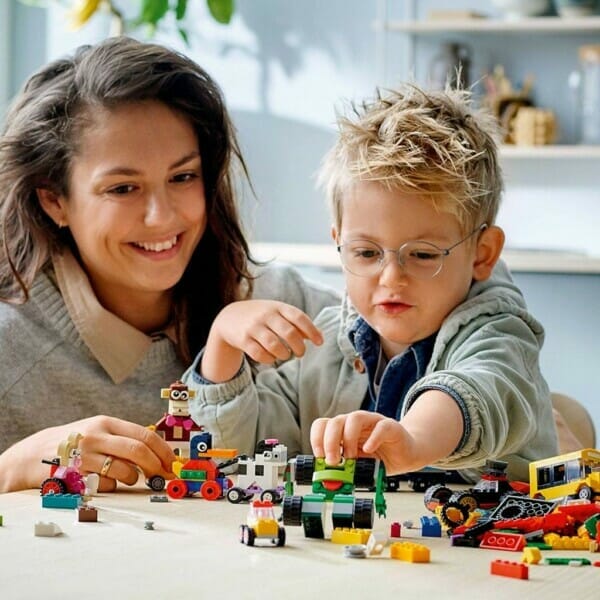 lego classic bricks and wheels 11014 kids’ building toy with fun builds (653 pieces) (2)