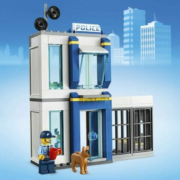 lego lego city police brick box 60270 action cop building toy for kids (301 pieces) (4)