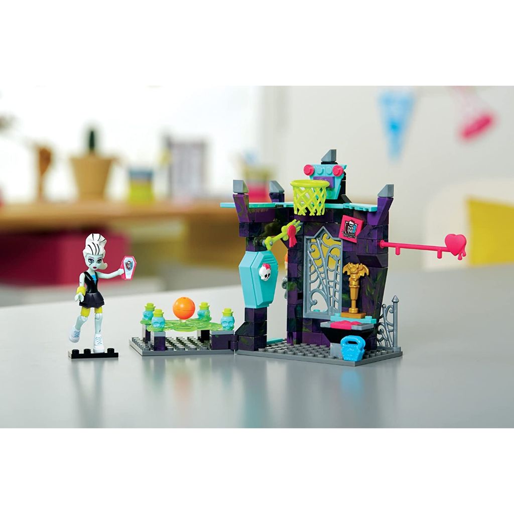 mega bloks monster high frankie stein 5