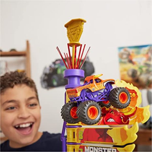 monster jam el toro loco big air challenge playset with exclusive monster truck4