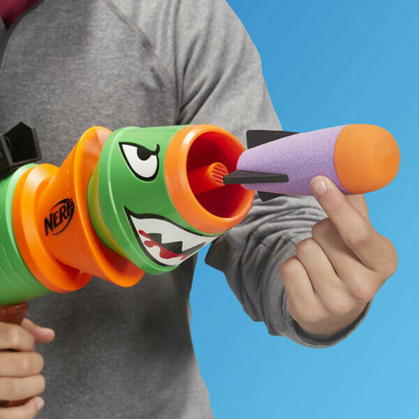 nerf fortnite rl blaster with 2 official nerf fortnite rockets (3)