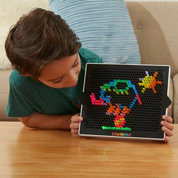 lite brite ultimate classic with 6 templates and 200 colored pegs2