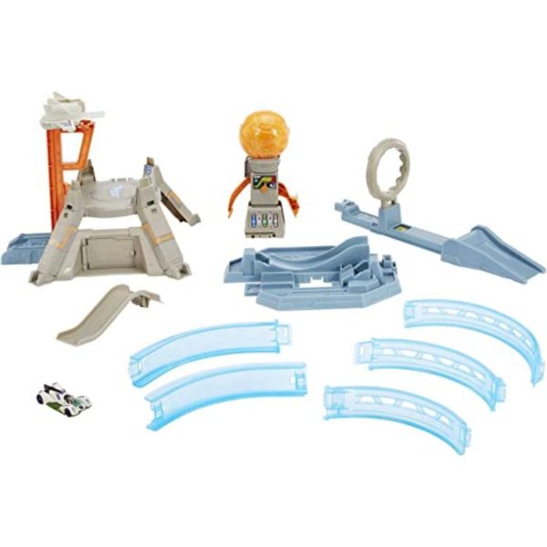 disney pixar lightyear hot wheels character cars buzz lightyear hyper loop challenge playset 3