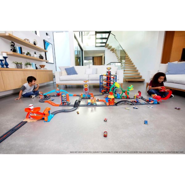 hot wheels city track pack, 10 piece set, with 1 car3