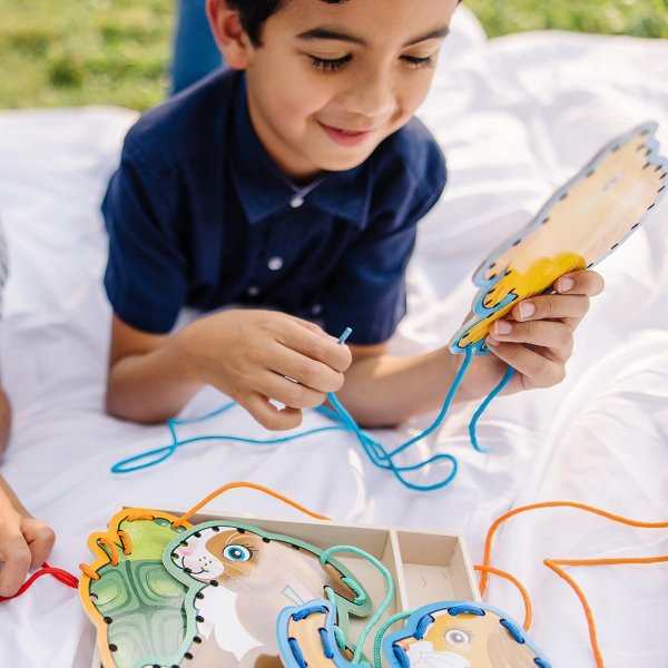 melissa & doug lace and trace activity set pets1