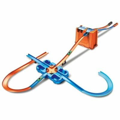 Hot Wheels Deluxe Stunt Box Giftable Set